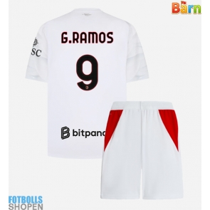 Billiga AC Milan Goncalo Ramos #9 Bortatröja Barn 2026-27 Kortärmad (+ Korta byxor)